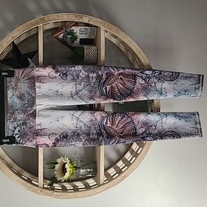 Evolution and Creation woman's Capri leggings, size Medium.